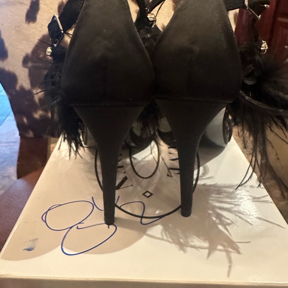 NEW Steve Madden Black Feathered Heels with Rhinestones - Picture 5 of 6
